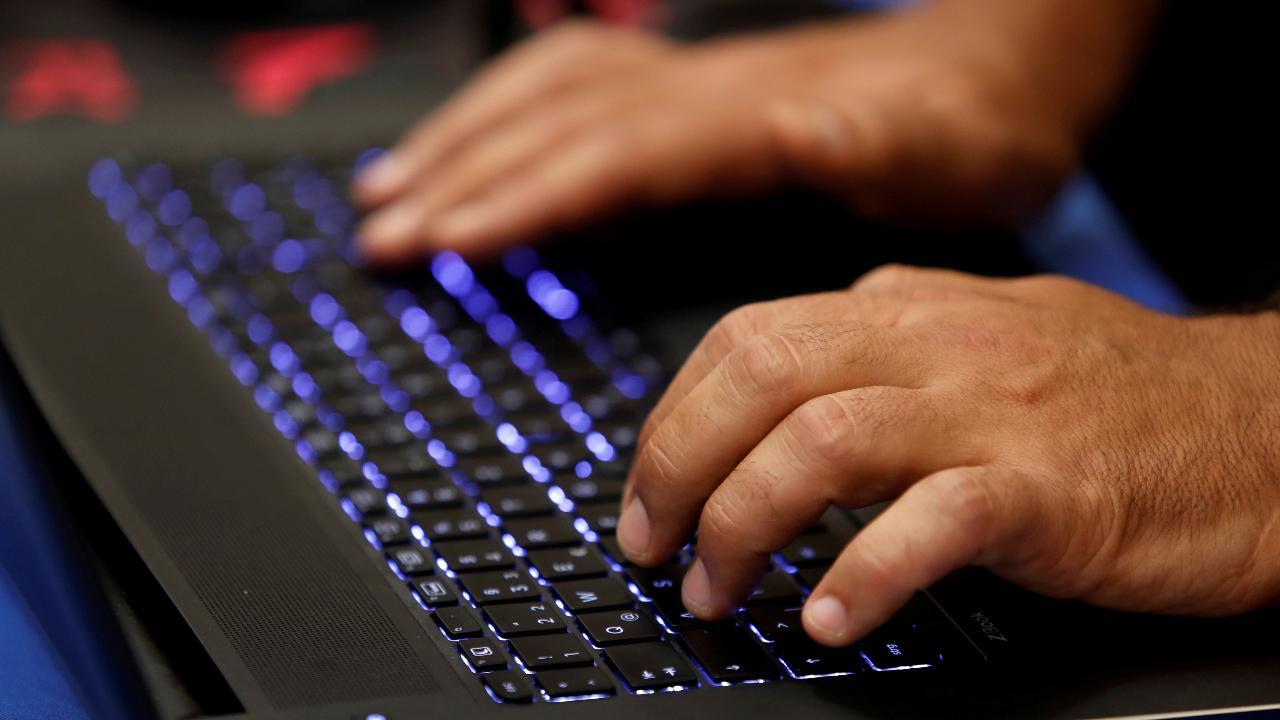 Microsoft puts sexiness ahead of security: Ex-CIA cyber officer