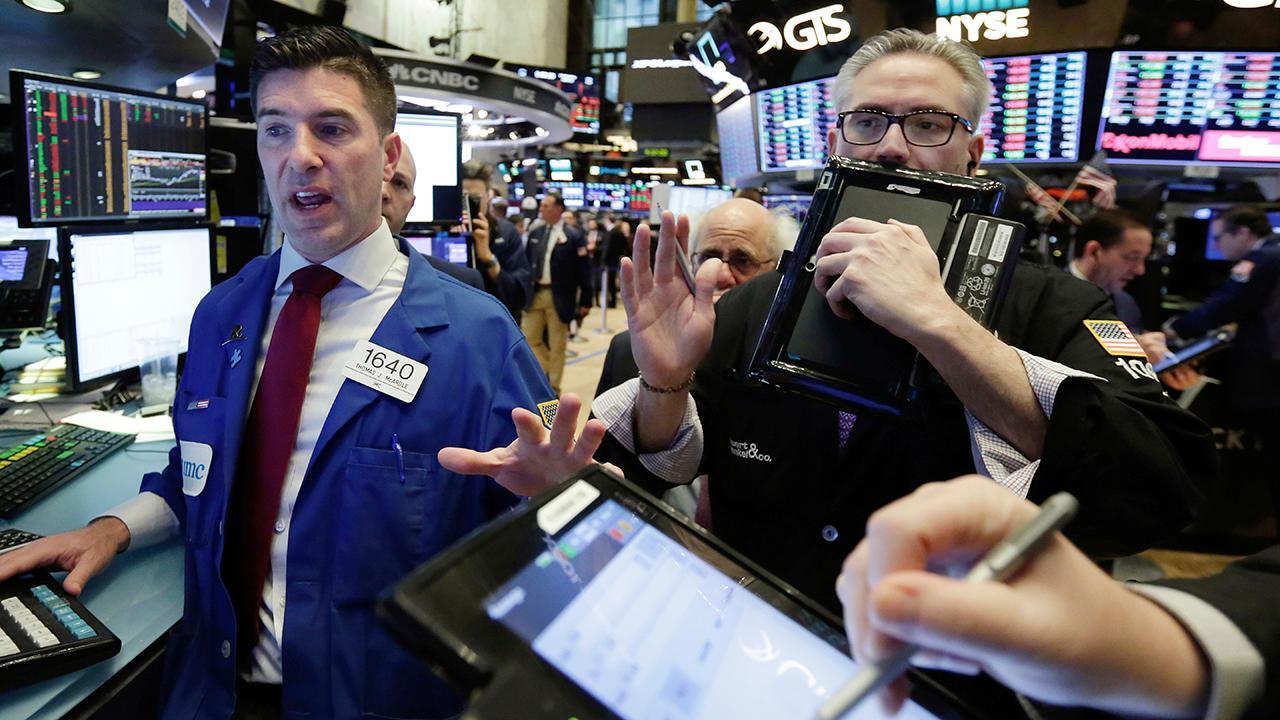 Strong earnings reports push stocks forward