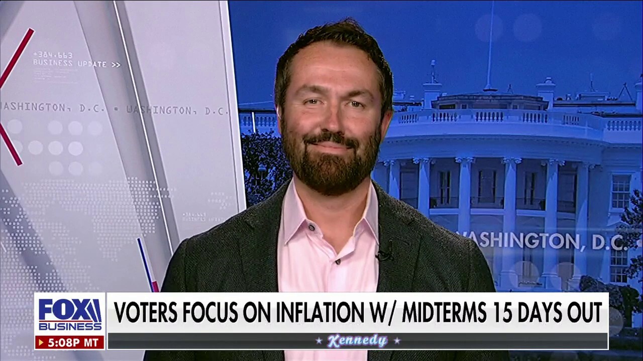 Reason features editor Peter Suderman discusses the likelihood of a recession and the impact inflation and the economy will have on the midterm elections on 'Kennedy.' 