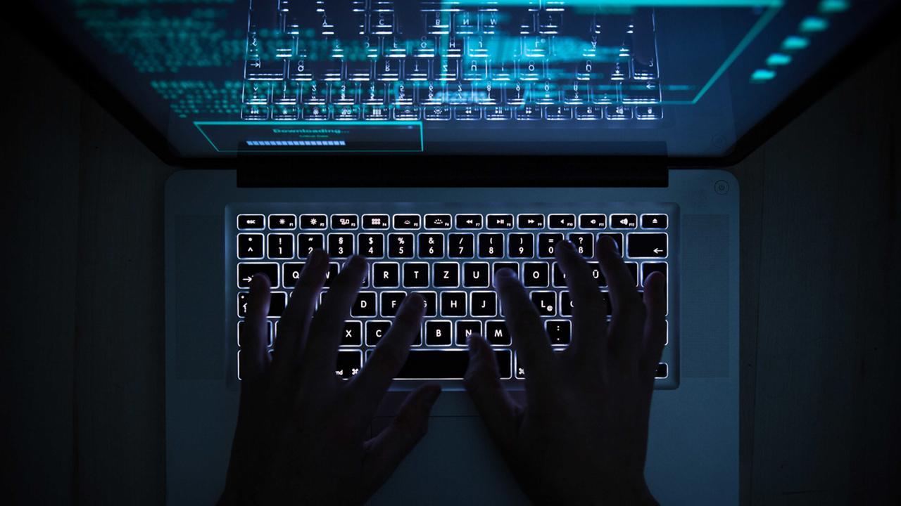 Chinese hackers target US Navy contractors: Report