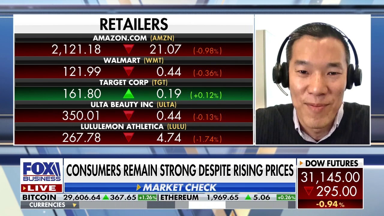 Volition Capital managing partner Larry Cheng discusses his outlook for the stock market and analyzes the significant earnings misses for large retailers on ‘Varney & Co.’