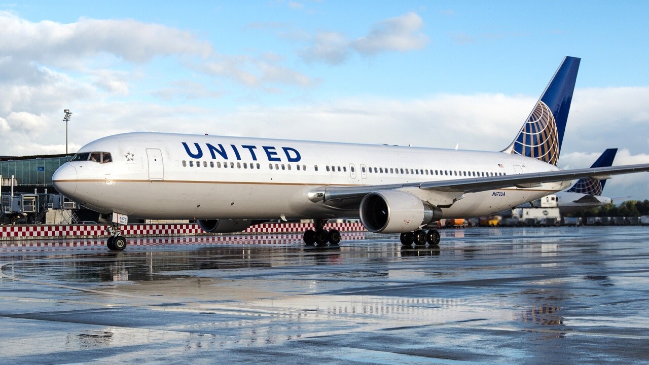 United Airlines vaccine mandate driven by delta variant, hospitalization  data, CEO Scott Kirby says | Fox Business