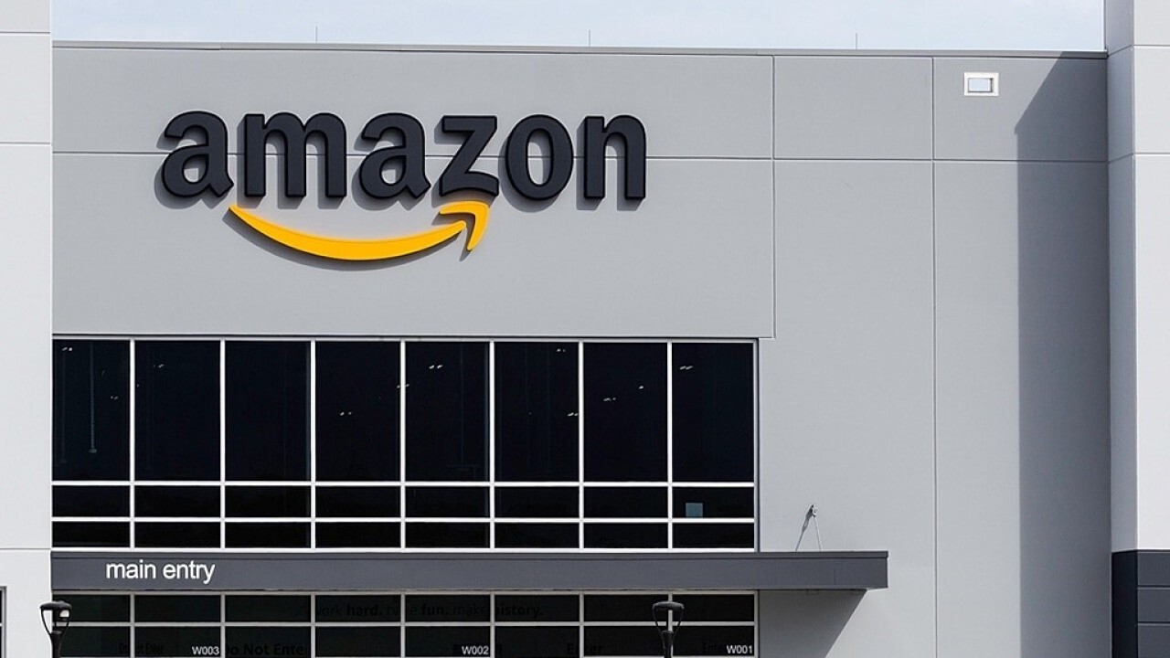 Amazon to pay billions to prevent holiday shortages 