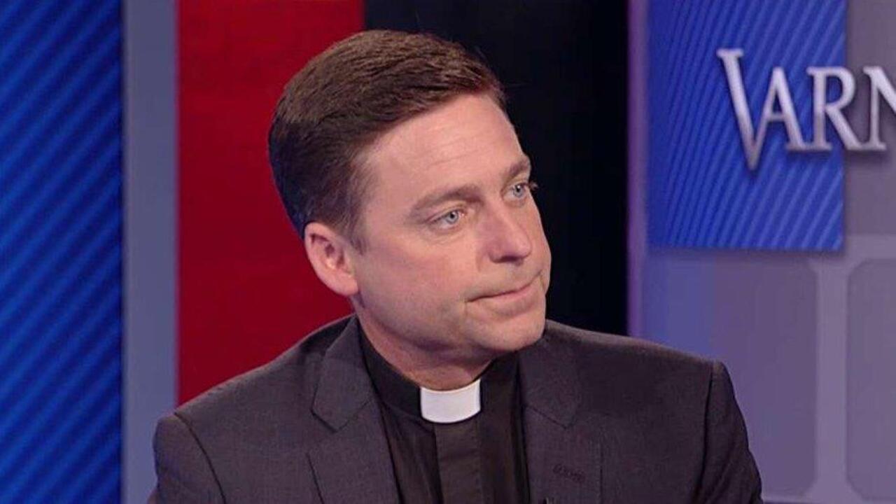 Fr. Jonathan Morris on the Pope and migrant crisis 