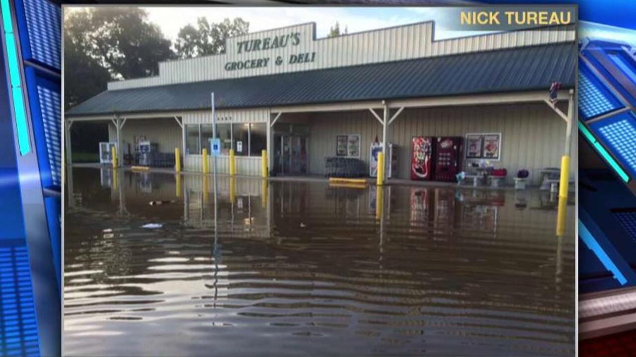 Louisiana store owner calls for govt to offer more flood help