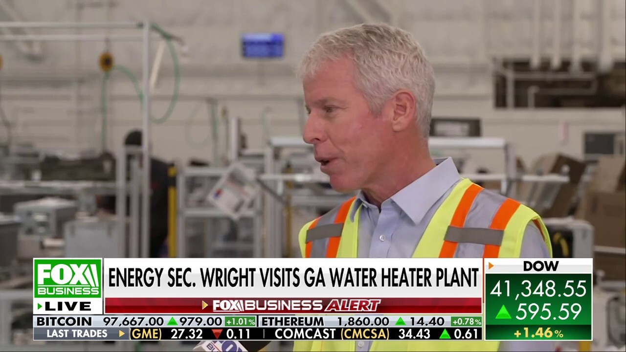 FOX Business' Kelly Saberi talks with Secretary of Energy Chris Wright as the administration looks to repeal Biden-era energy rules.