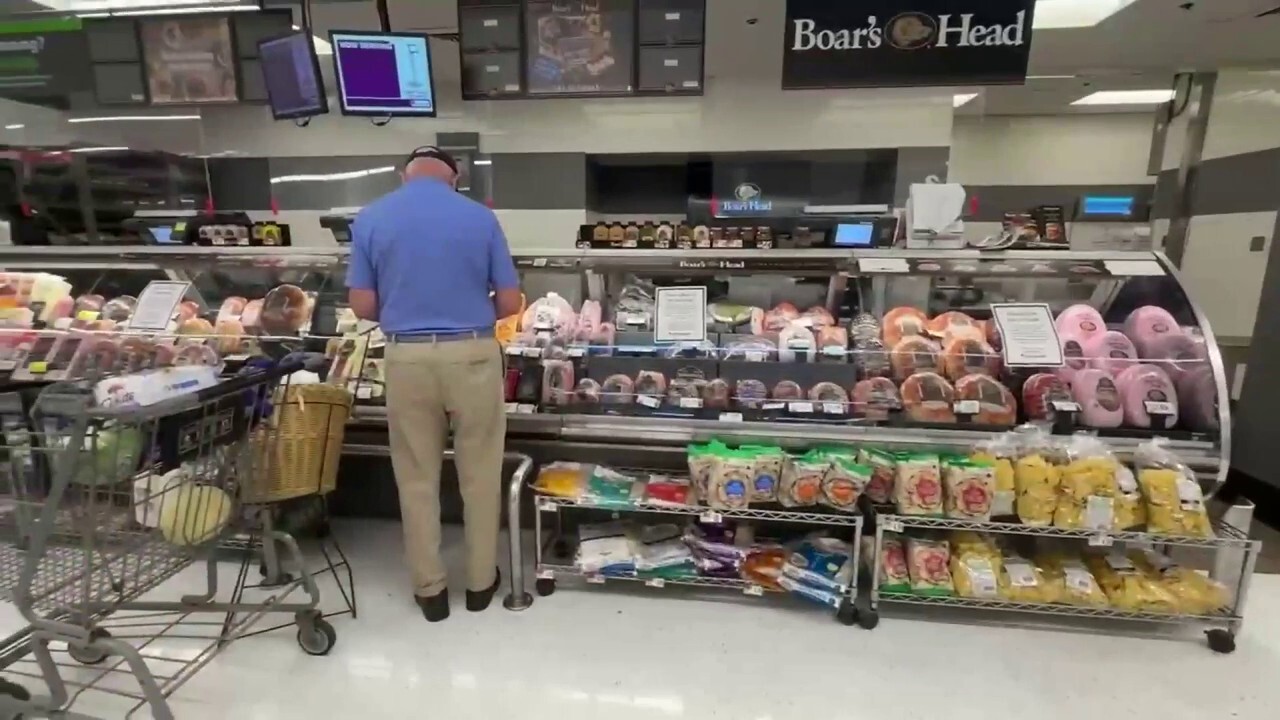 New Yorkers are feeling the pinch in their pocketbooks after a listeria outbreak has affected 7 million pounds of cold cuts. (WNYW)