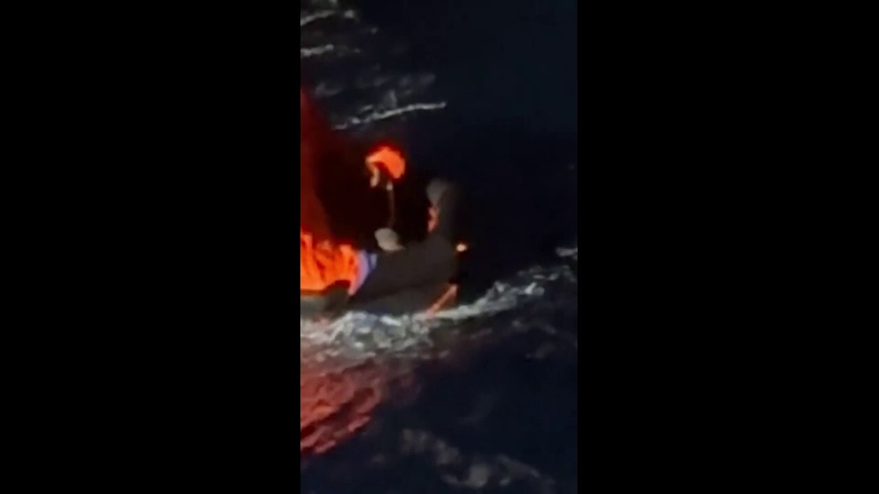 Video shows the rescue of 6 people from the ocean near the Dominican Republic on Dec. 13, 2023. Courtesy: @torifoster2/LOCAL NEWS X /TMX
