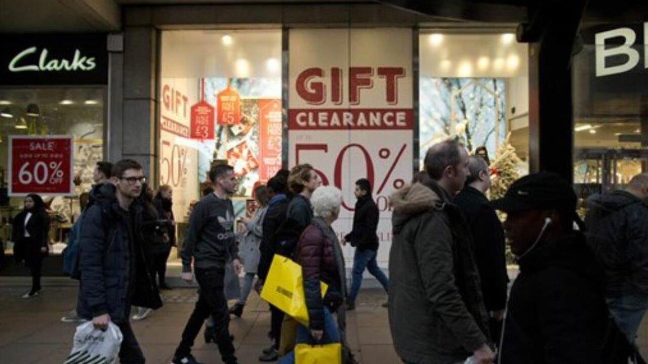Consumers vs retailers: Who wins the holiday rush? 