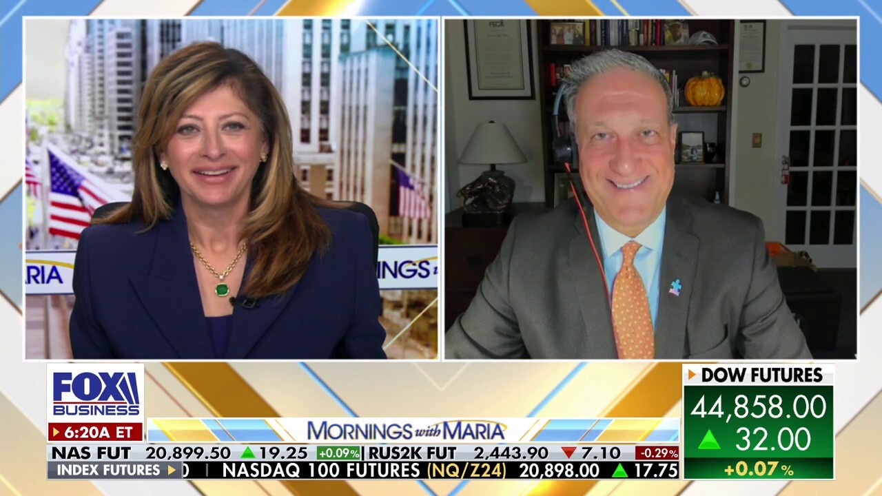 Federated Hermes chief equity strategist Phil Orlando on the 'attractive' post-election bump and the retail picture ahead of the holidays.