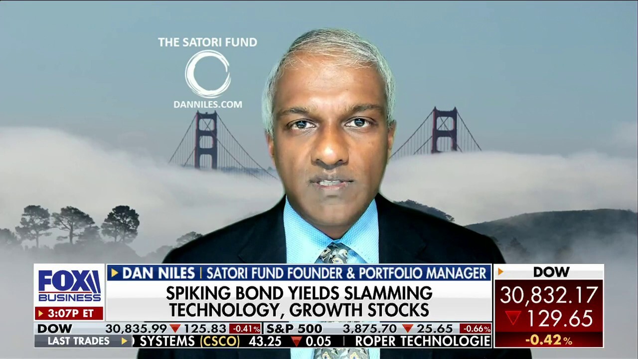 Satori Fun founder reacts to FedEx warning of a global recession, telling 'The Claman Countdown' our economic situation is due in part to the Fed initially ignoring the worst inflation in 40 years. 