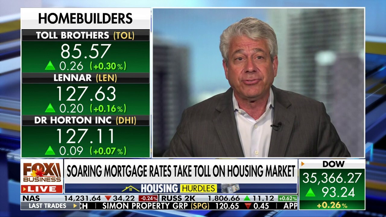 Mitch Roschelle to homebuyers: 'Don’t get your hopes up’ on mortgage rates dropping