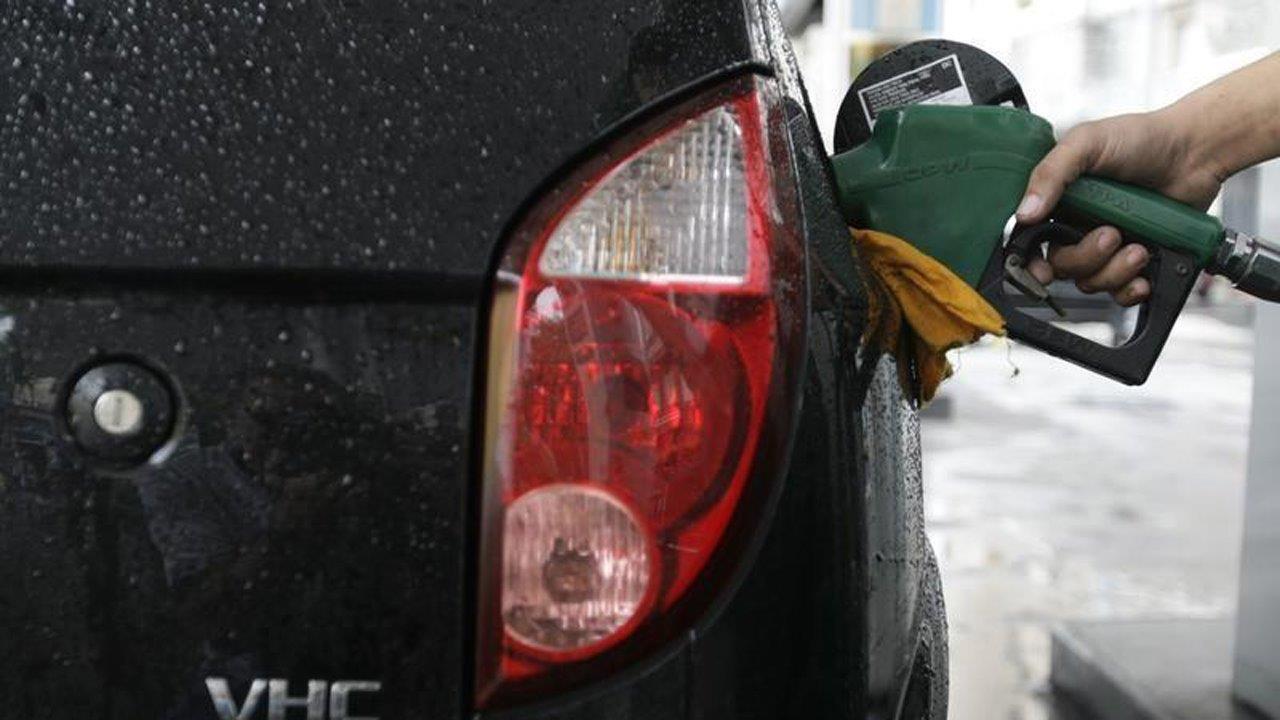 Gas lines due to fear, not shortages?