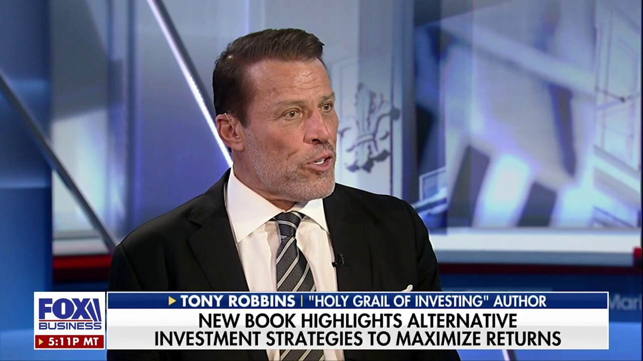 Tony Robbins highlights the 'holy grail' of investing to maximize returns