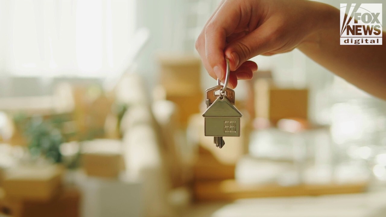 Micah Abigail LLC founder and credit repair expert Micah Smith speaks to Fox News Digital about the most important differences between FICO 10T and VantageScore 4.0.