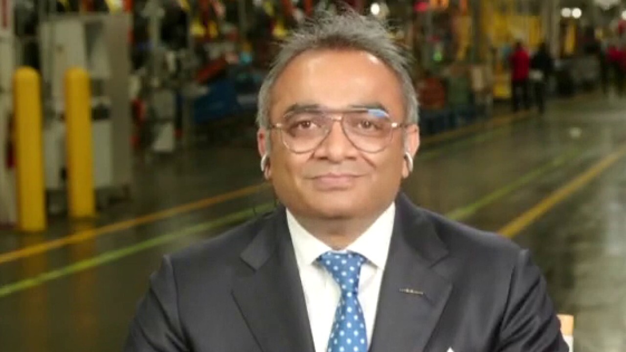 Nissan's Chief Operating Officer Ashwani Gupta acknowledges that supply chain problems are alleviating, but says that he does not believe the issues will fully recover anytime in the near future. 