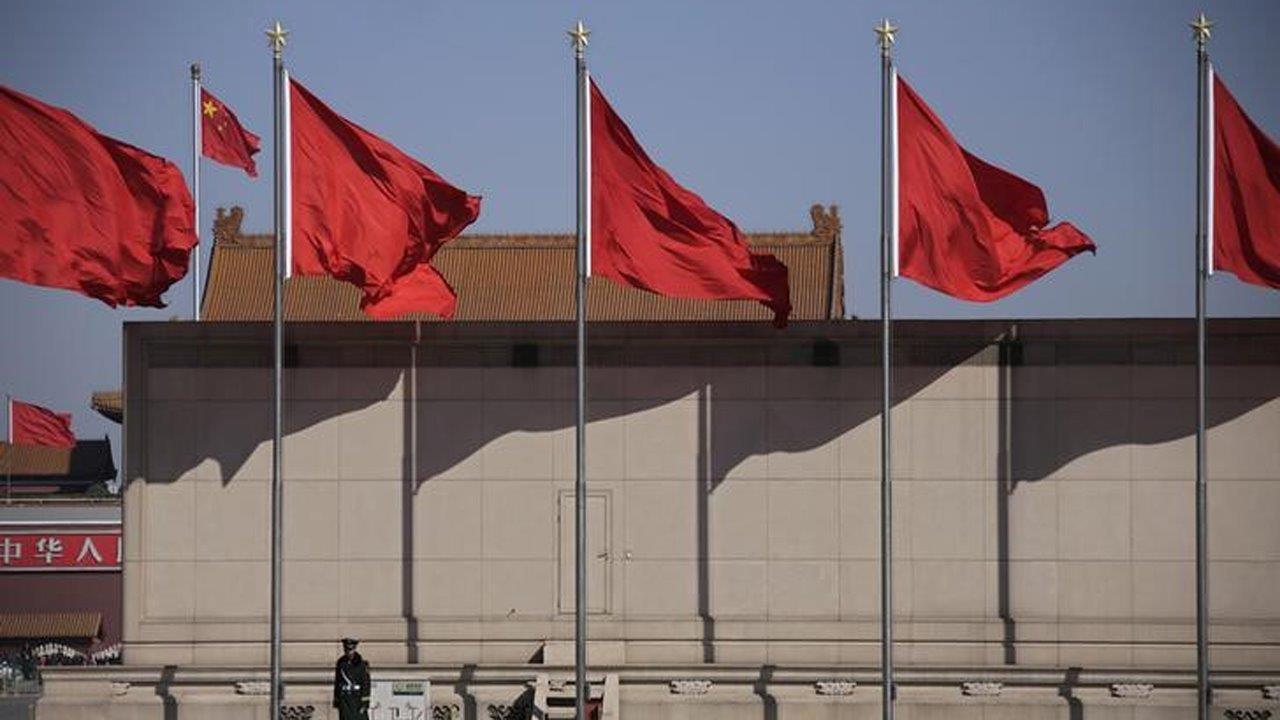 Will China's economic woes lead to the collapse of its political system?