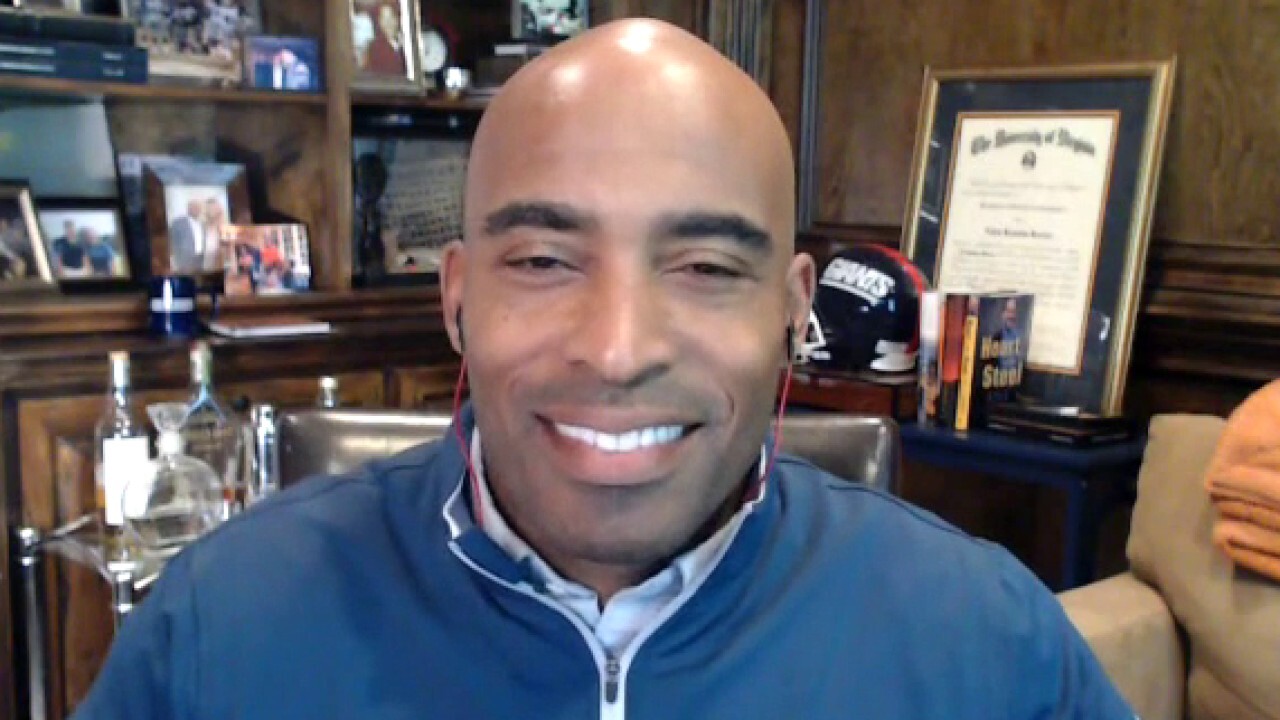 Student athletes should 'absolutely' get paid for image, likeness: Tiki Barber