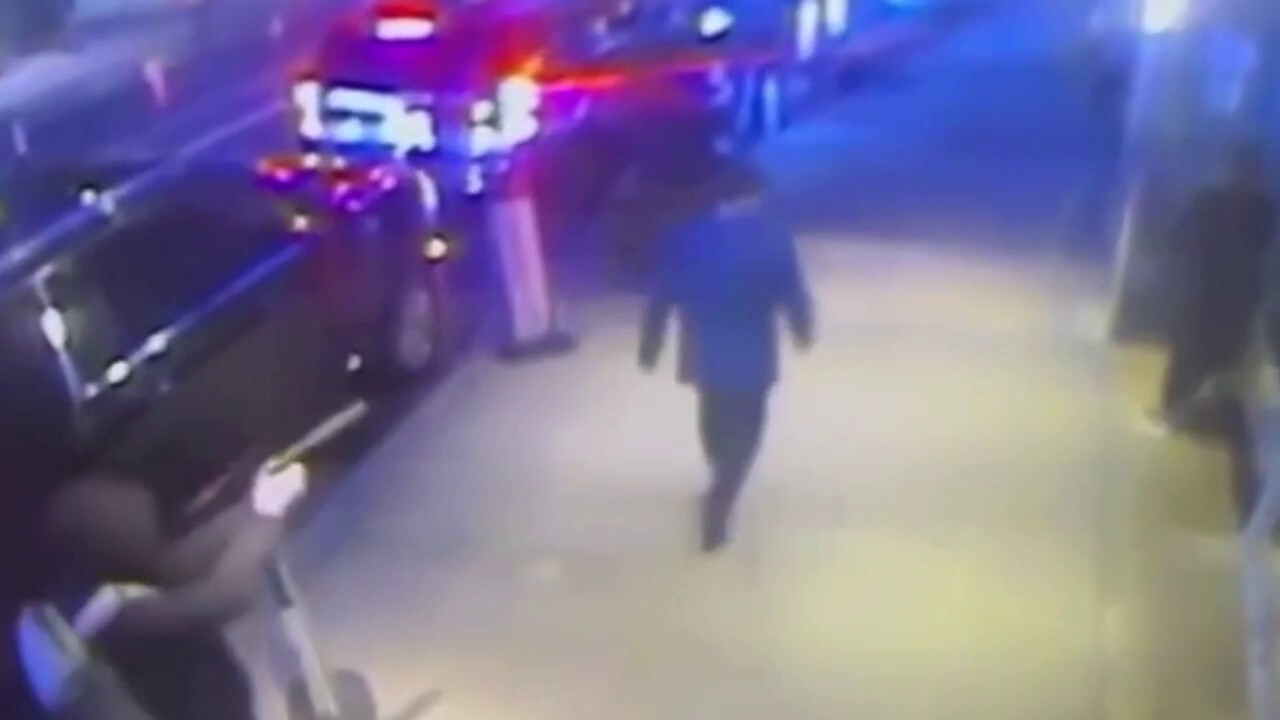 WARNING: GRAPHIC VIDEO. CEO is gunned down in New York City