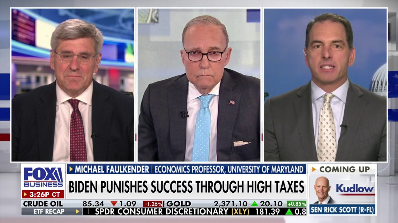 'Kudlow' panelists Steve Moore and Michael Faulkender react to President Biden moving forward with his student loan handout as the Trump 2017 tax cuts are set to expire.