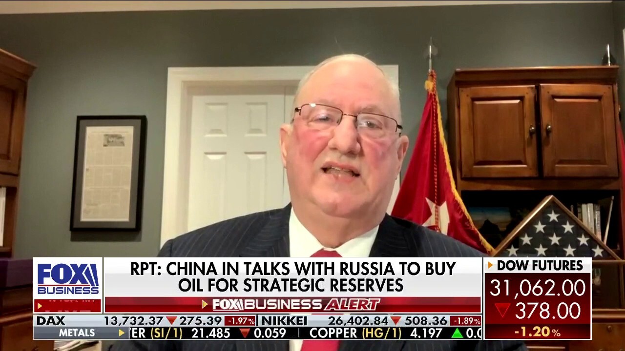 Retired two-star Marine Corps Gen. Arnold Punaro discusses China in talks with Russia to buy oil for strategic reserves.