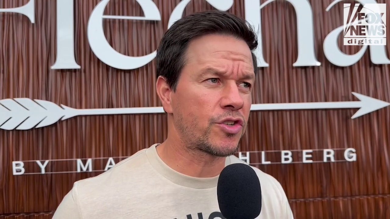 Mark Wahlberg tells Fox News Business his hopes for customers at his new restaurant.