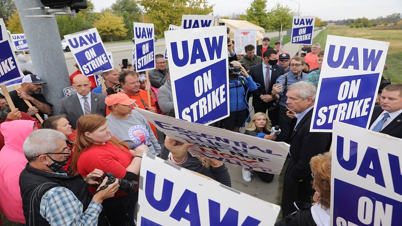 UAW workers can expect a 'sizable increase in wages' over next 4 years: Mike Ward