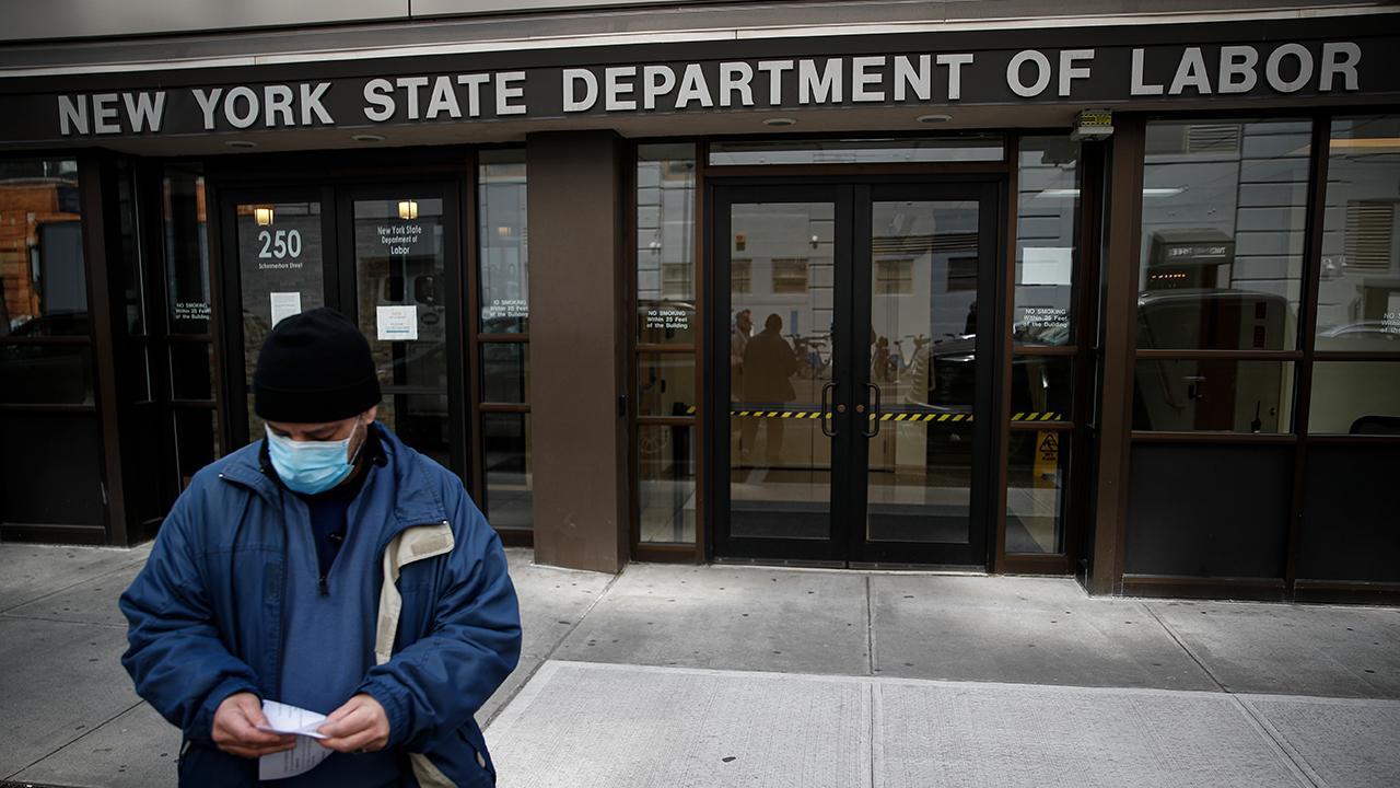 US unemployment claims soar as coronavirus slams economy 