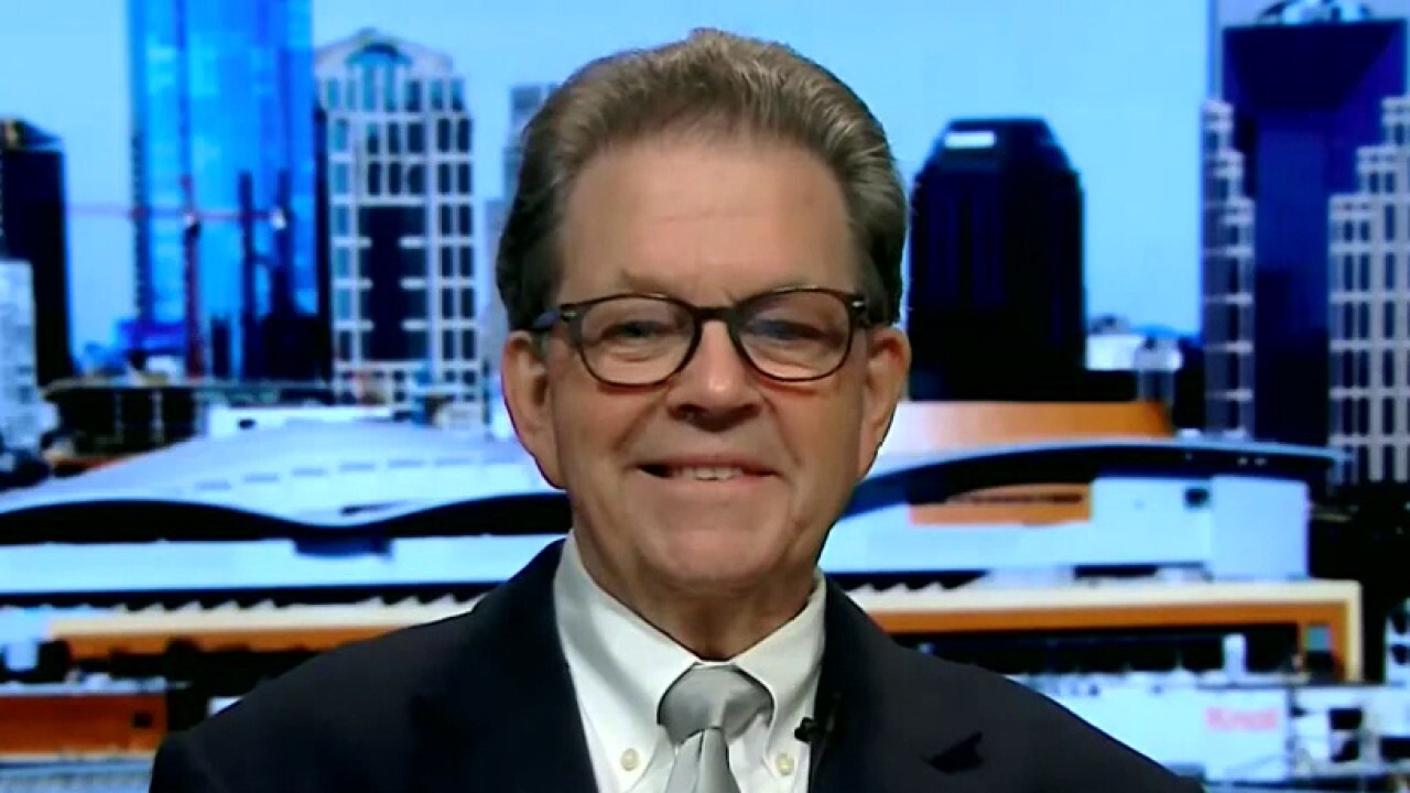 Former Reagan economist Art Laffer discusses the impact of Inflation Reduction Act on economic growth and how the Fed is handling inflation.