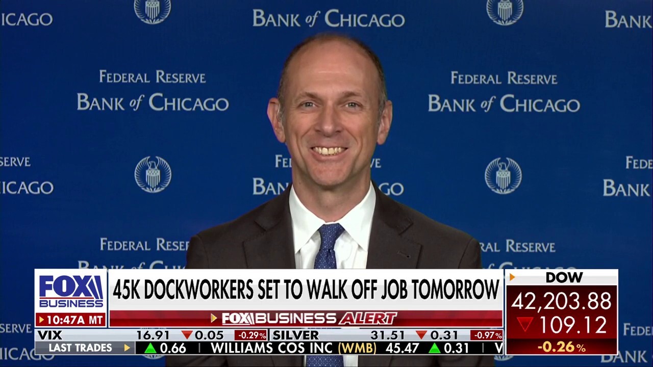 Chicago Federal Reserve Bank President Austan Goolsbee discusses the impact of the looming port strike on the economy and the Fed's rate cutting process. 