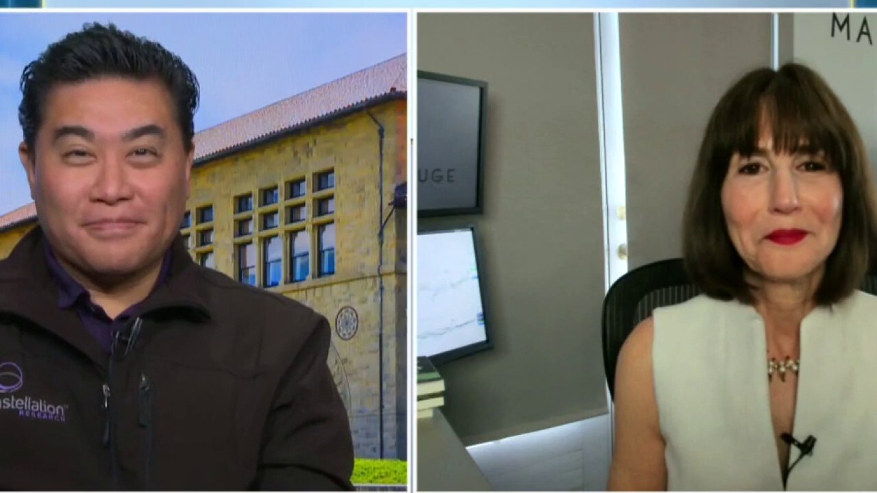 Constellation Research CEO Ray Wang and Market Gauge Group Managing Director Michelle Schneider react to tech stocks taking a major hit and discuss the role inflation and COVID-19 play on the markets