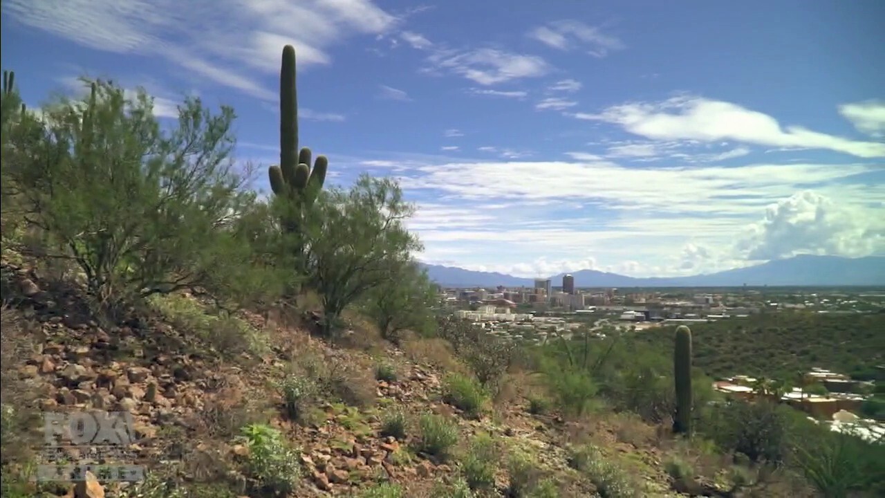 Rob and Selene search for their dream house in Tucson, Arizona