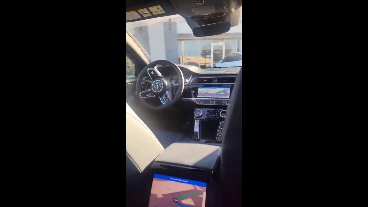 A Waymo passenger filmed his ride driving in circles while he was trying to catch a flight in Arizona in December 2024. Credit: Mike Johns / TMX