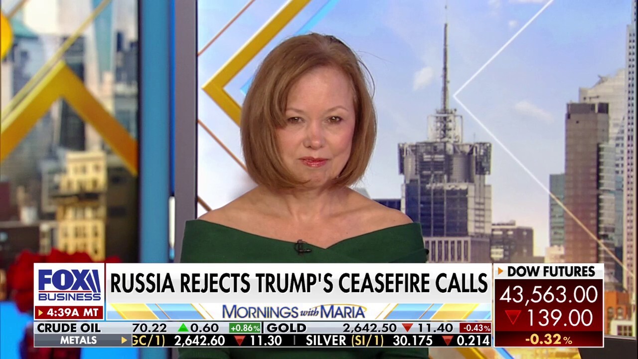 Putin feels that 'he can drive a very hard bargain,' ex-intel officer says