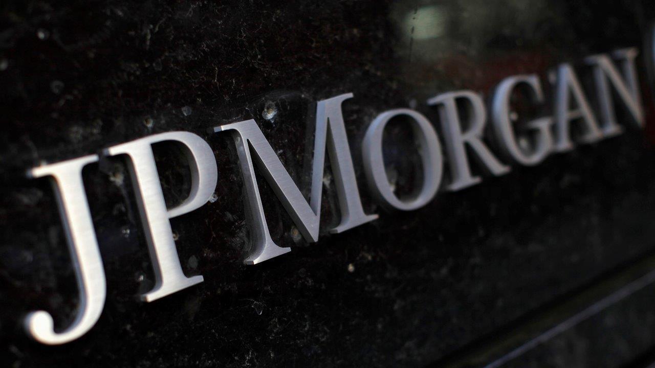 JPMorgan to investment bankers: Take it easy on the weekends