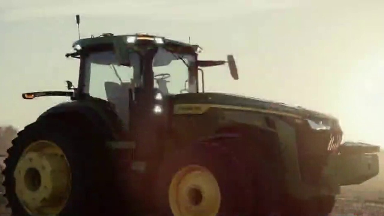 John Deere's self-driving tractor gets approval from America's farmers