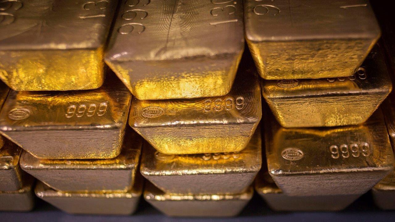 Should investors look to safety of Treasuries, gold miners?