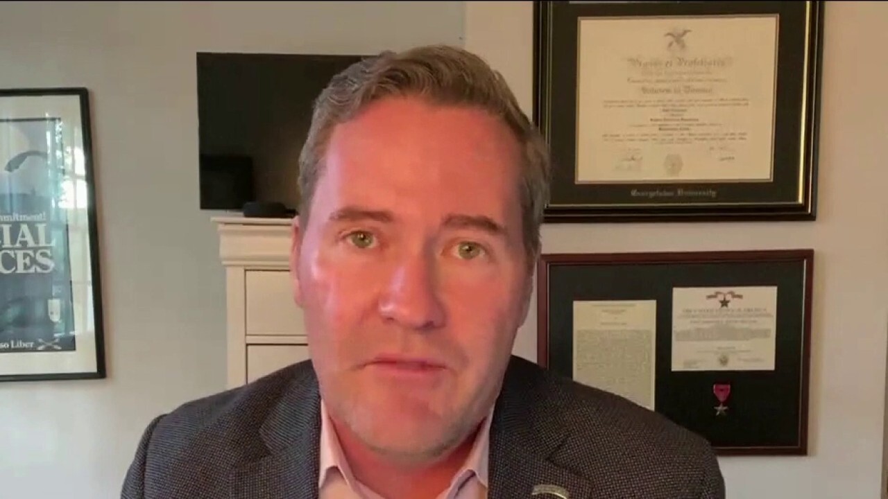 Rep. Michael Waltz calls out White House's mixed messages over the COVID vaccine