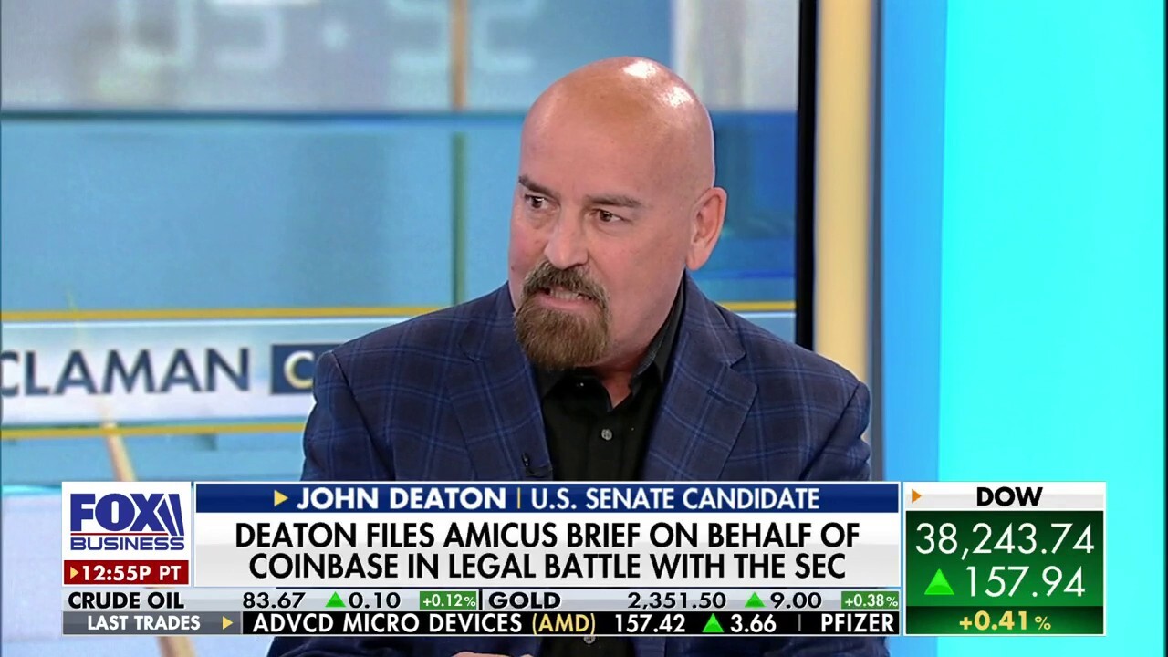 FOX Business senior correspondent Charlie Gasparino and Massachusetts Senate candidate John Deaton join 'The Claman Countdown' to discuss filing an amicus brief for Coinbase in its legal battle with the SEC.