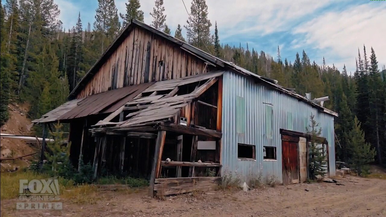 The Dale brothers unexpectedly find a historic gold mine