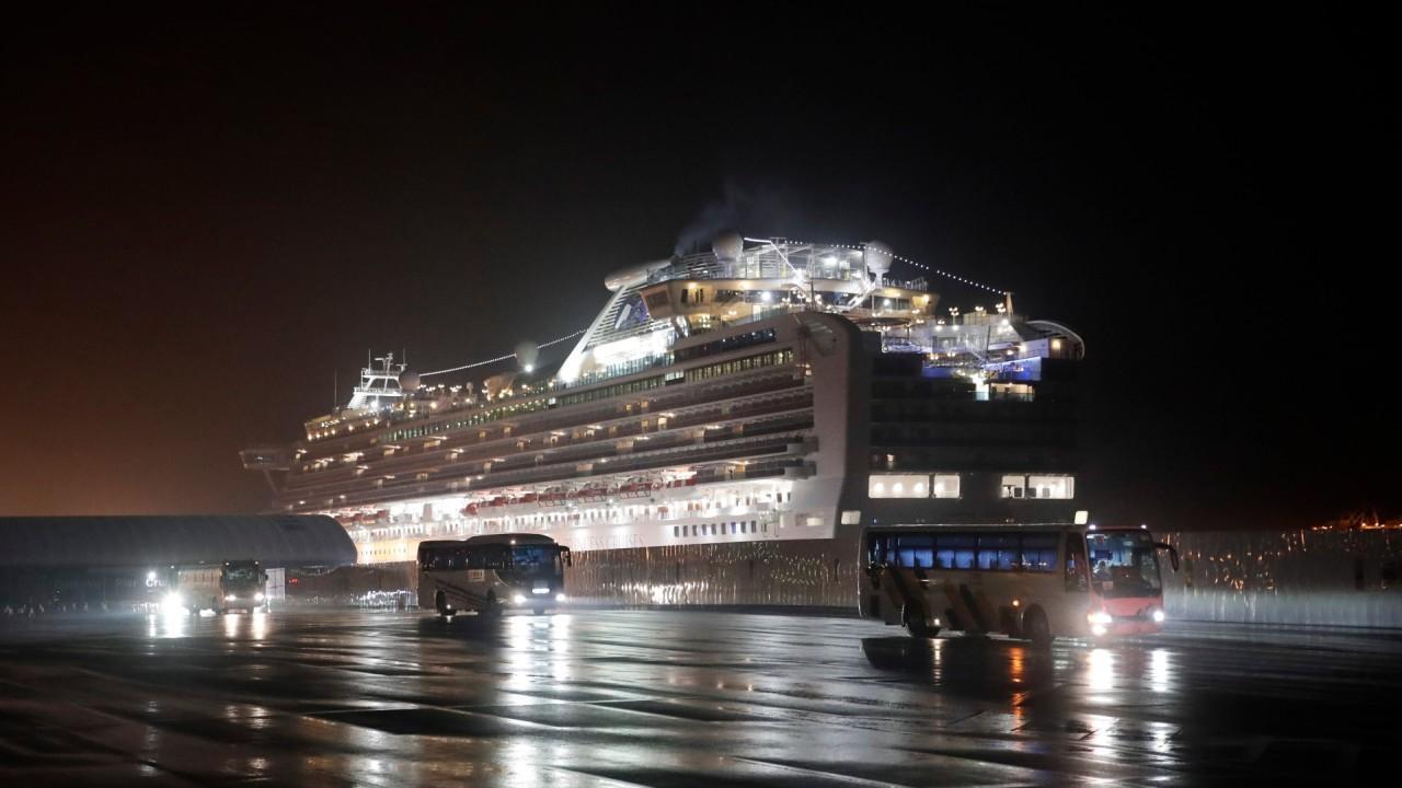 Quarantined American cruise ship passengers evacuated to US amid coronavirus fears