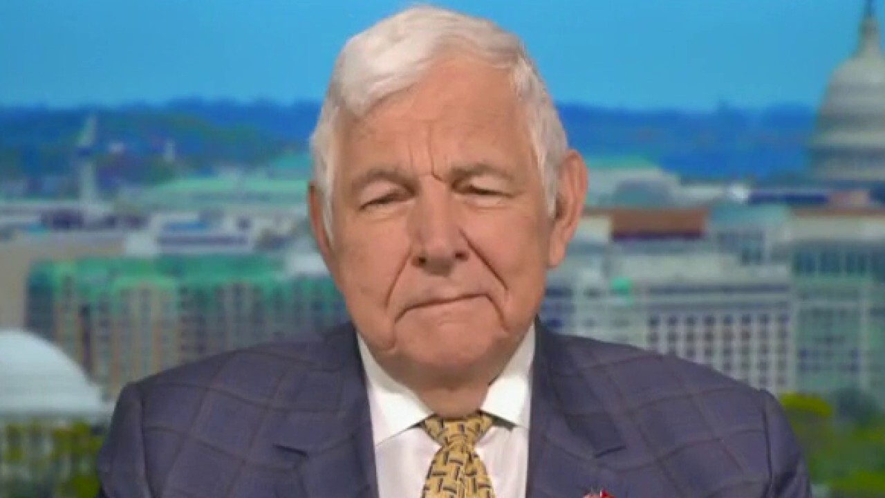 Bill Bennett on 4-year college enrollment decline: This is a 'very good thing'