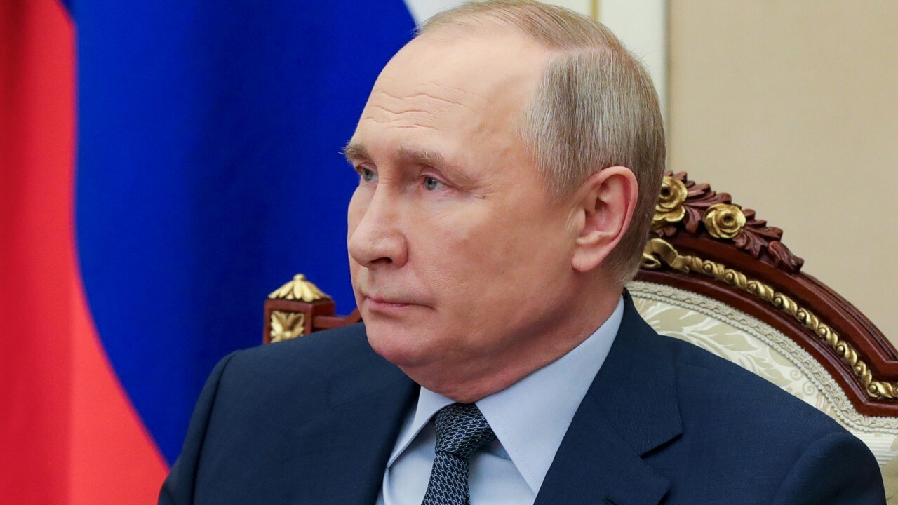 Leaked docs claim Putin has Parkinson's, cancer