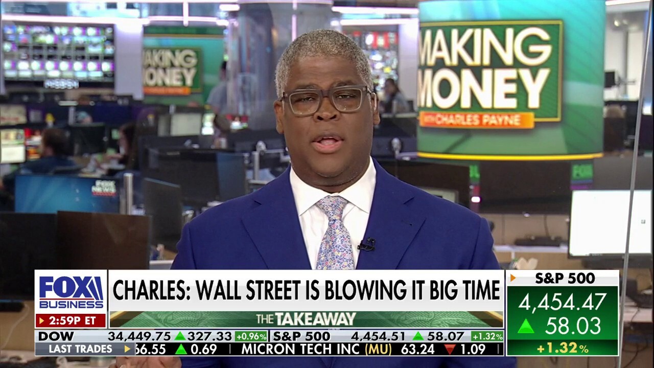  Charles Payne: Rich folks are stacking their money on the side