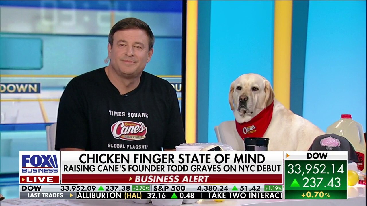 Raising Cane's founder Todd Graves discusses whether food inflation and labor challenges have hindered expansion on 'The Claman Countdown.'