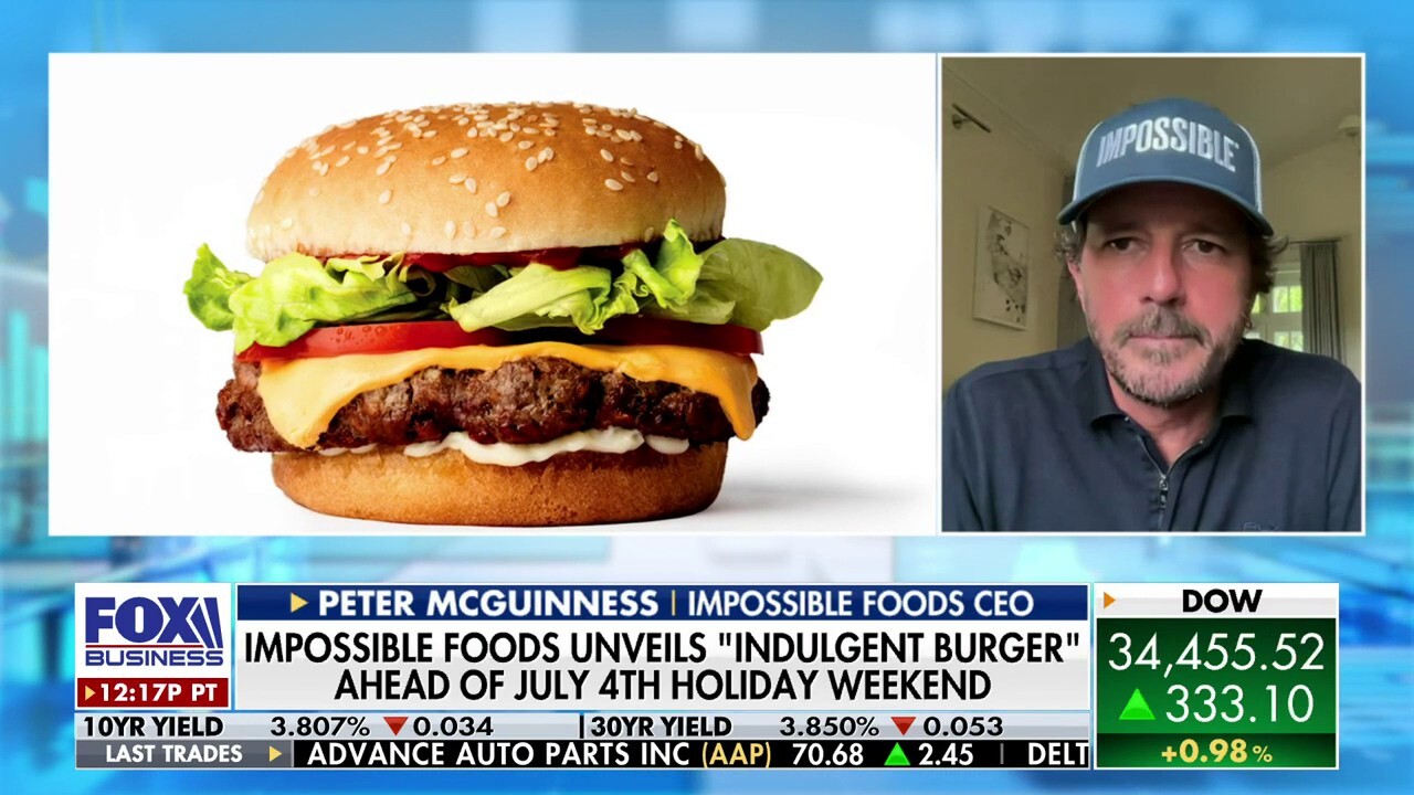 Impossible Foods CEO Peter McGuinness tells the ‘Claman Countdown’ that the price gap between plant-based and animal-based product is ‘tightening.’