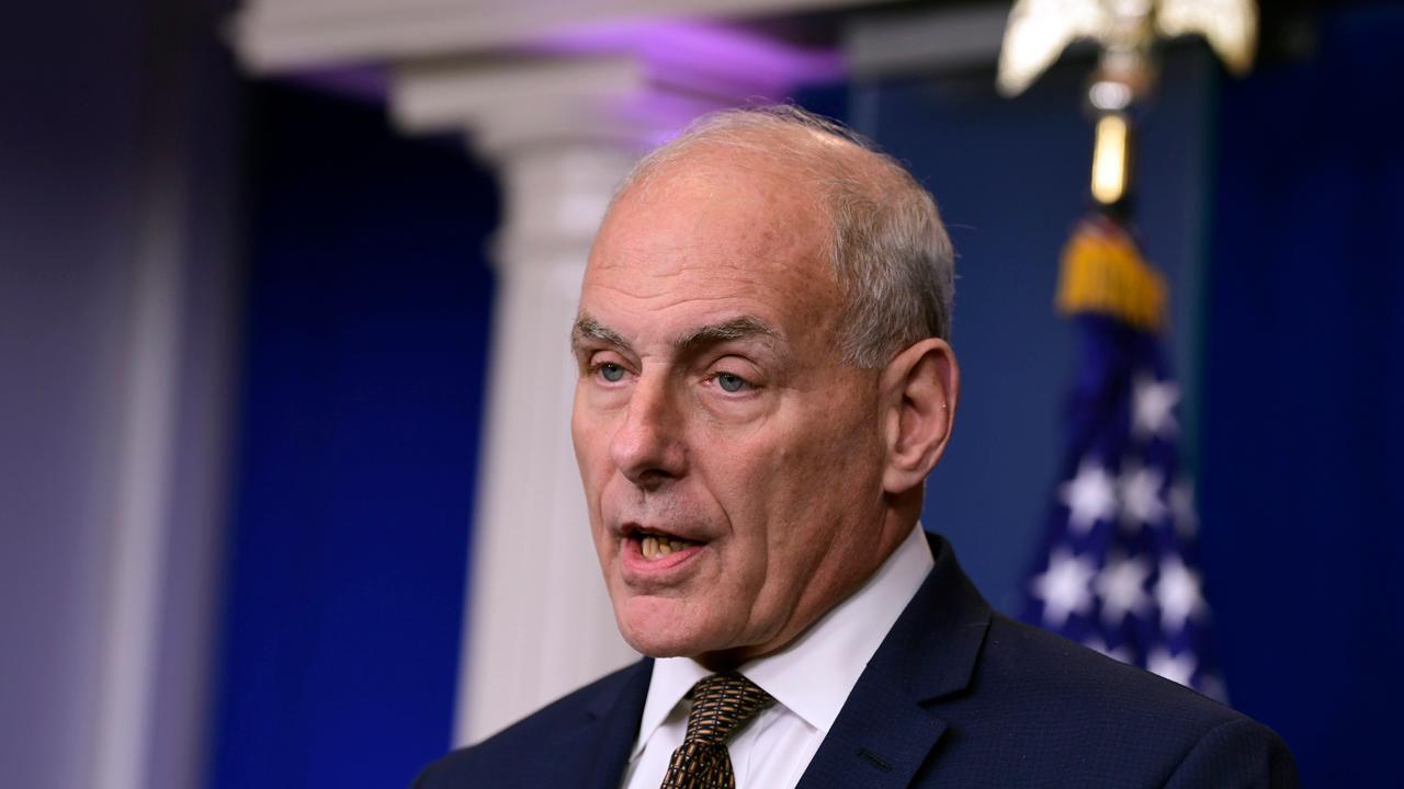 John Kelly strongly defends Trump's call to fallen soldier's widow
