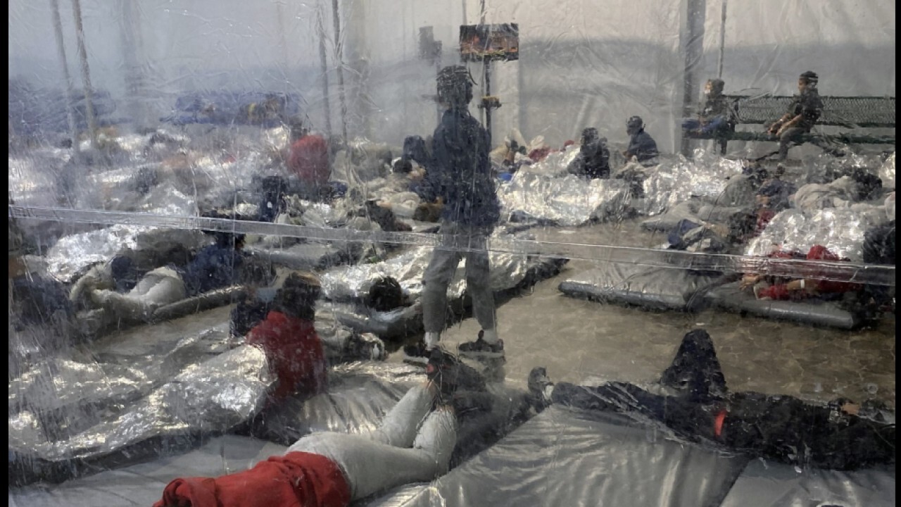 Border facilities are 'overcrowded' due to Biden's mixed messaging: RealClearPolitics WH correspondent