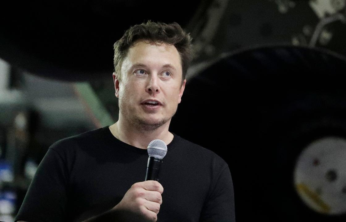 Elon Musk doesn’t think Apple ‘blows people’s minds’ anymore