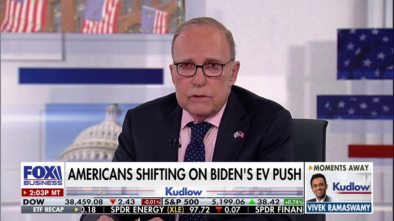 FOX Business host Larry Kudlow says weekly wages have dropped during President Biden's administration on 'Kudlow.'
